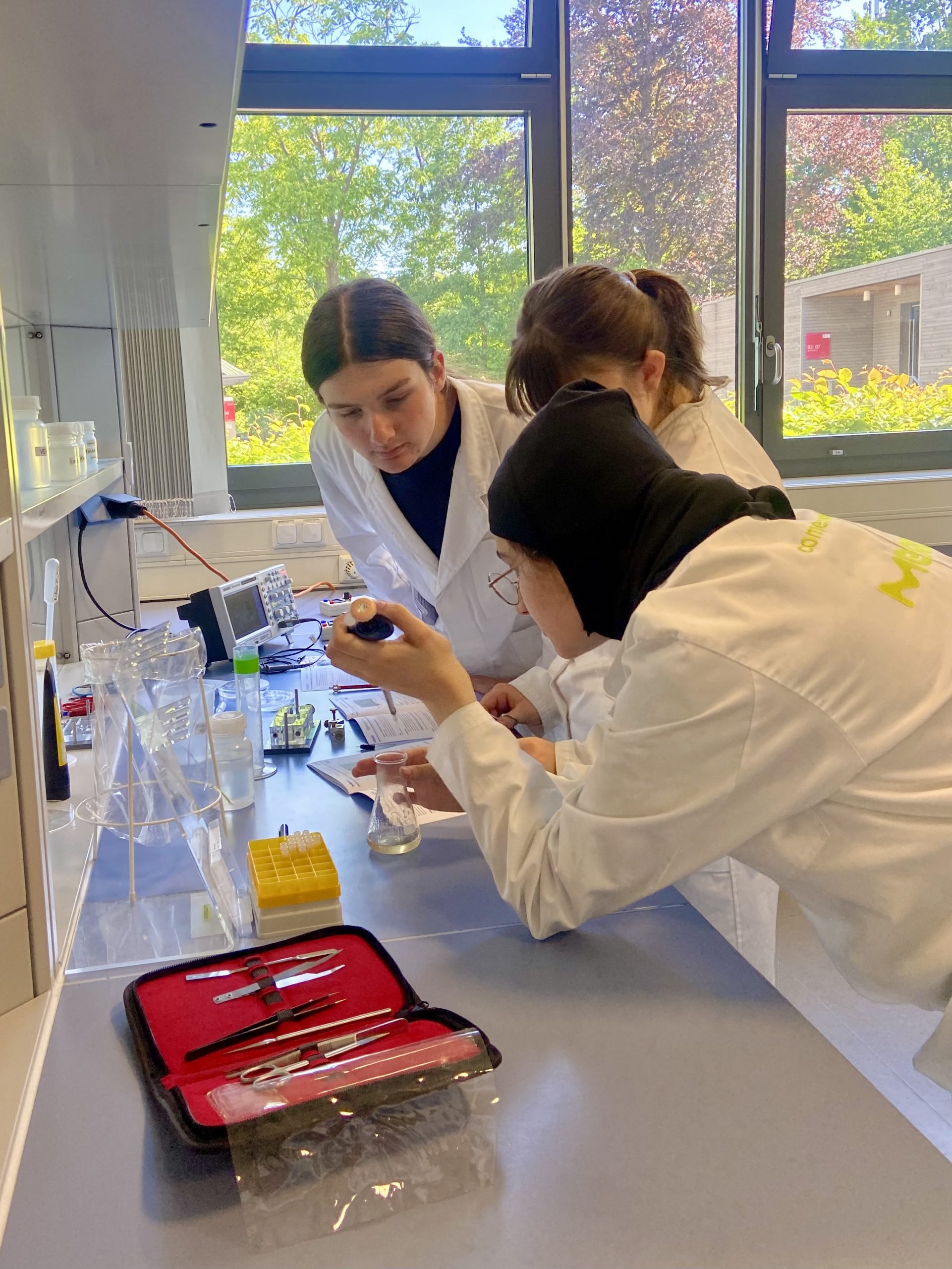 Bio Leistungskurs im TU Darmstadt Lernlabor.